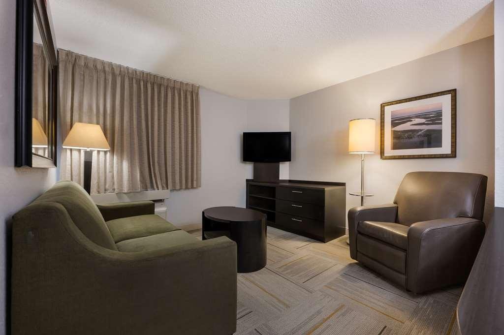 Sonesta Simply Suites Huntsville Research Park Room photo